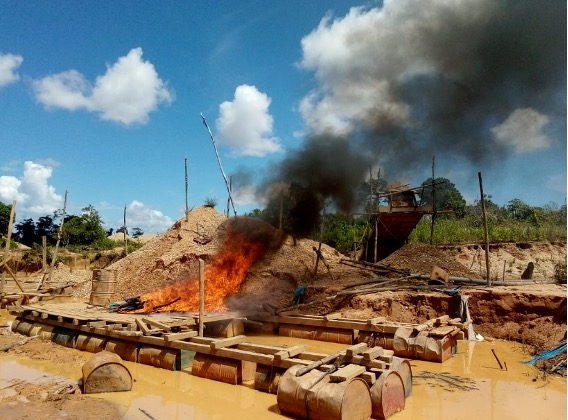 Comuneros y vigilantes de San José de Karene desalojan a mineros ilegales de su territorio