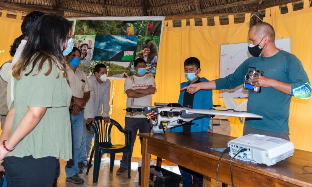 Técnicos y especialistas de Amarakaeri culminan curso sobre herramientas tecnológicas con entrenamiento de drone VTOL