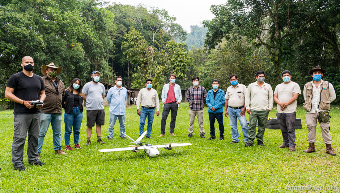 Técnicos y especialistas de Amarakaeri culminan curso sobre herramientas tecnológicas con entrenamiento de drone VTOL