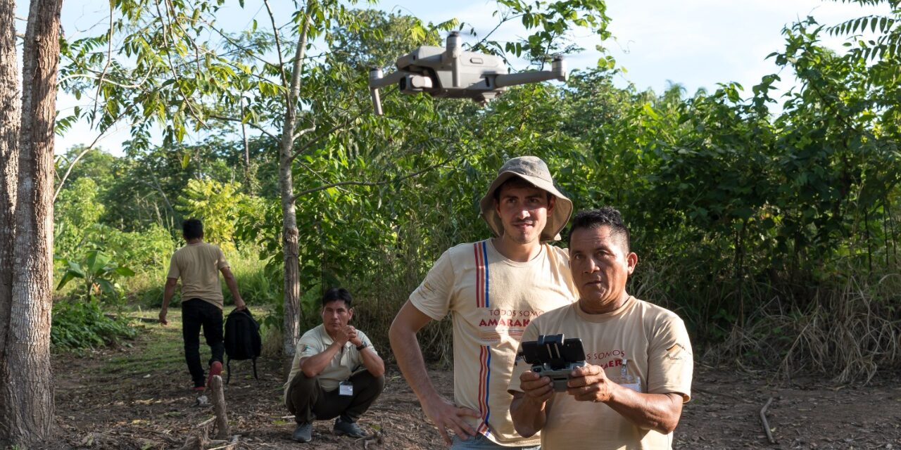 Vigilantes comunales y guardaparques de Amarakaeri fortalecen sus capacidades en uso de tecnologías
