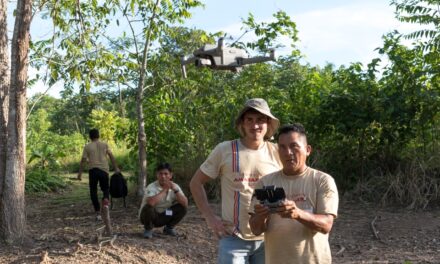 Vigilantes comunales y guardaparques de Amarakaeri fortalecen sus capacidades en uso de tecnologías