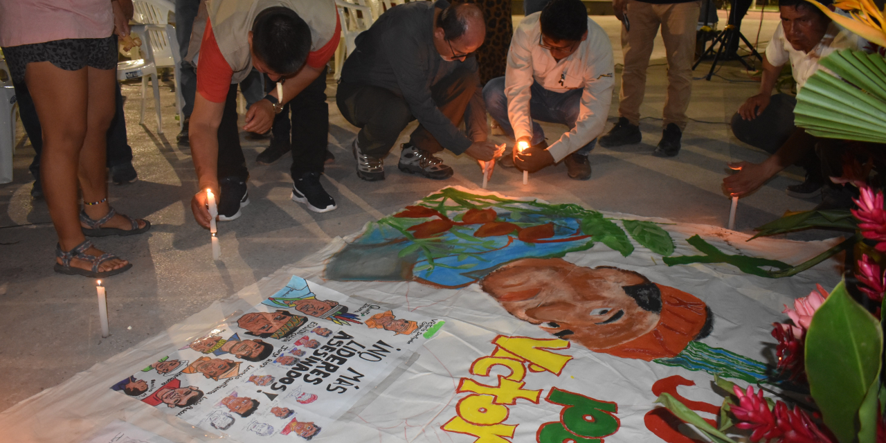 Cogestión de Amarakaeri realiza proyección de videos y vigilia en memoria del defensor ambiental indígena Victorio Dariquebe