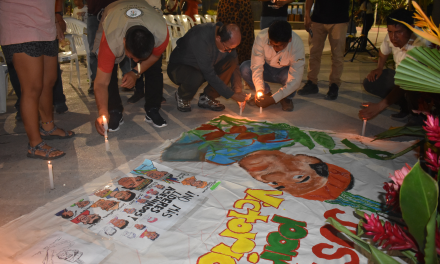 Cogestión de Amarakaeri realiza proyección de videos y vigilia en memoria del defensor ambiental indígena Victorio Dariquebe