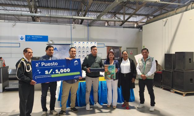 Artista indígena Harakbut gana segundo lugar en concurso de dibujo y pintura