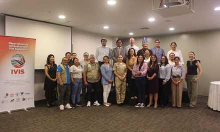 Representantes de organizaciones de sociedad civil y del Estado comparten experiencias sobre infraestructura sostenible y cierre de brechas en la Amazonía